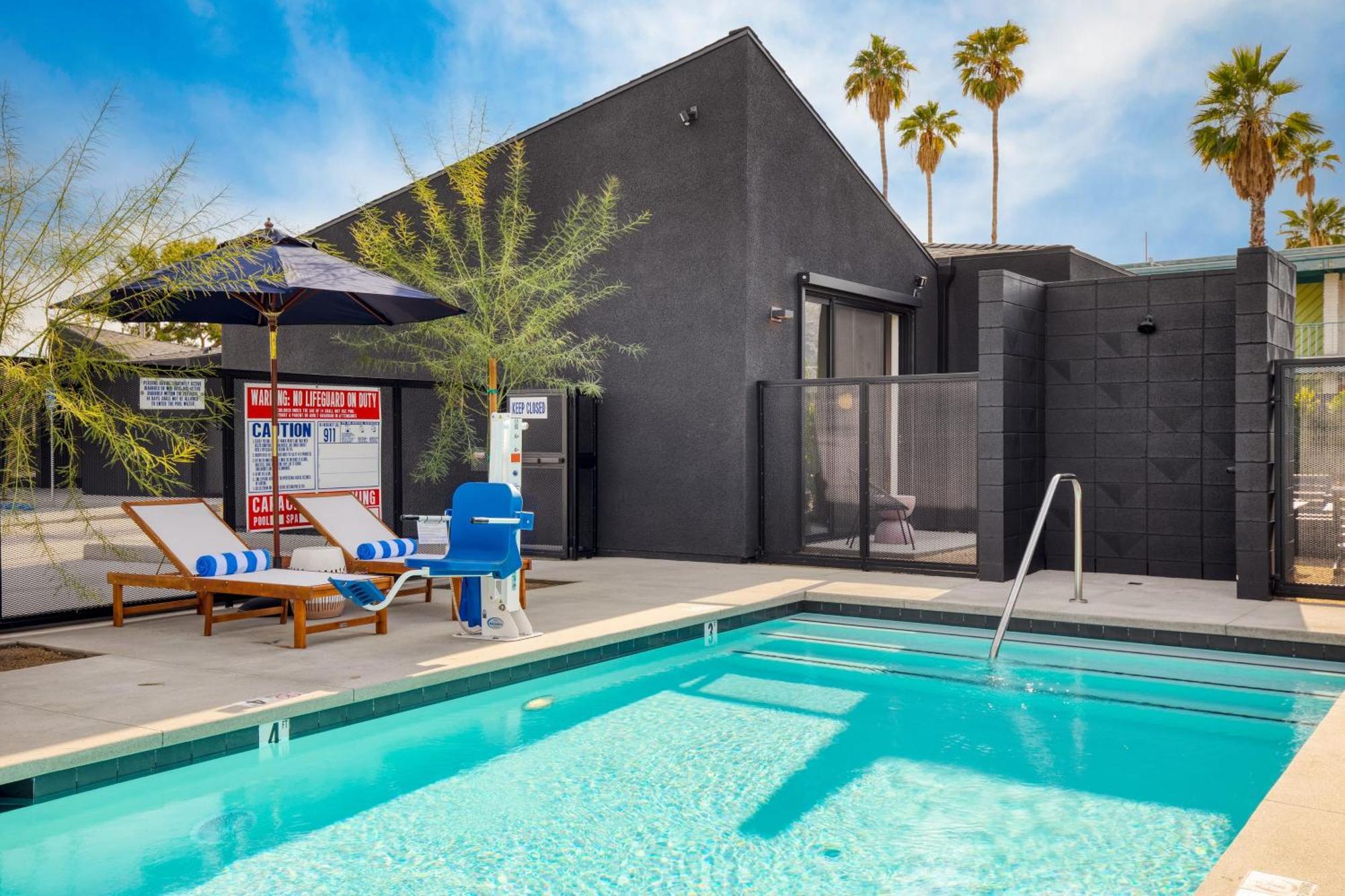 Blackhaus By Avantstay Ada Modern Rooms, Pool & Bbq 팜 스프링스 외부 사진